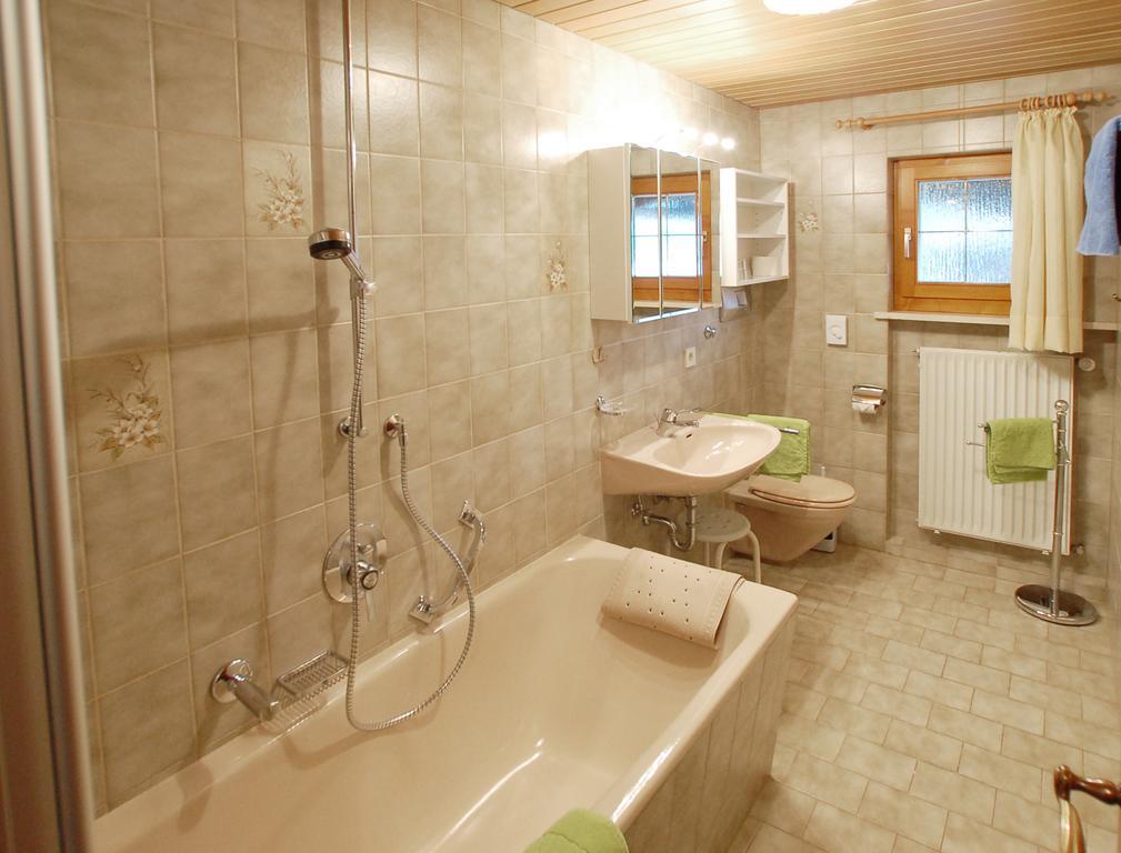 Ferienwohnung Gebirgshausl Бишофсвизен Стая снимка